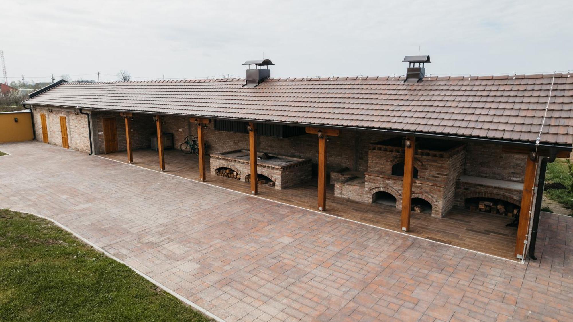 Pansion Mihica Dvori Hotel Babina Greda Kültér fotó